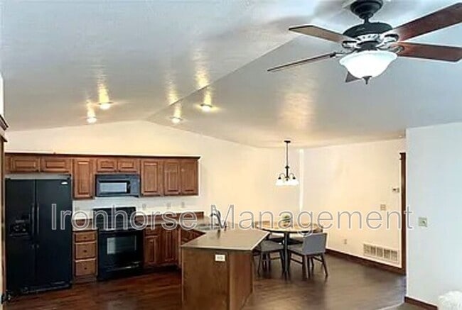 Building Photo - 103 Covey Ct