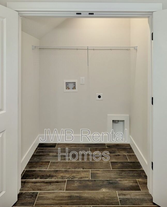 Building Photo - 314 12th Ave N