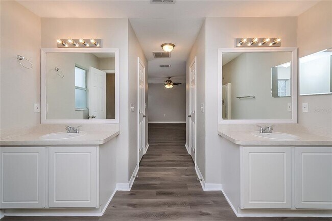 Building Photo - 1067 Aladdin Rd