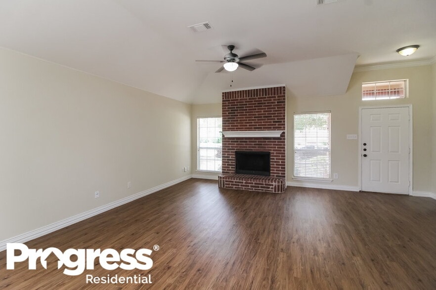 Building Photo - 412 Round Rock Dr