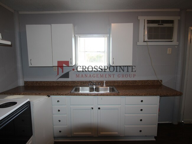 Building Photo - Now Available: 2 Bedroom, 1 Bath Home in Tyler, TX!