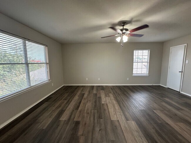 Building Photo - **Available 6/6/25**