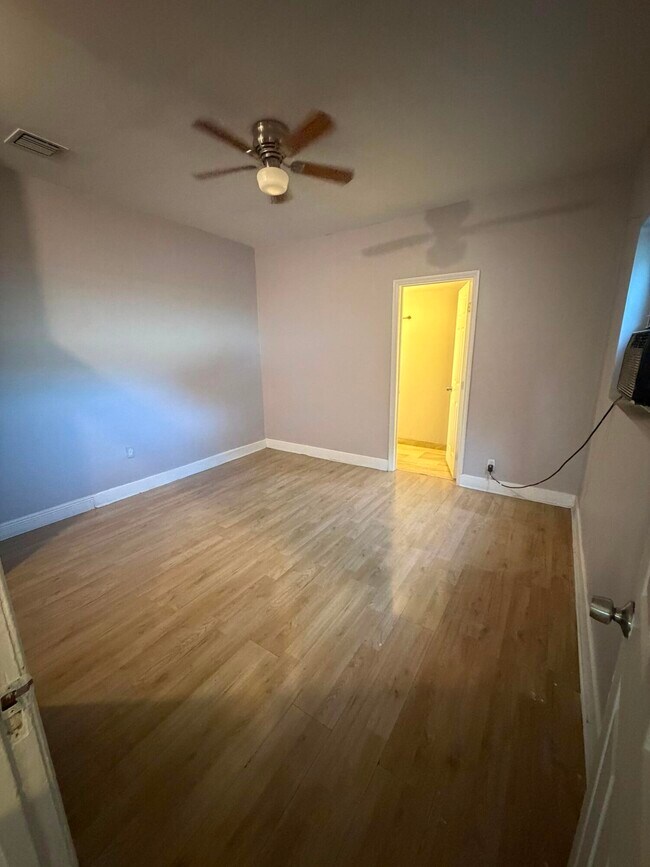 Building Photo - 420 Lilac Ct