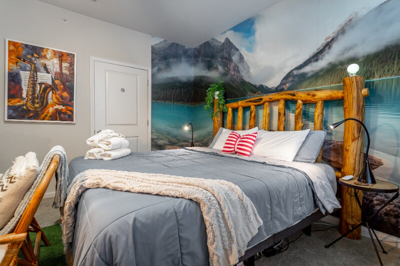 Building Photo - 8605 Tradewind Cir