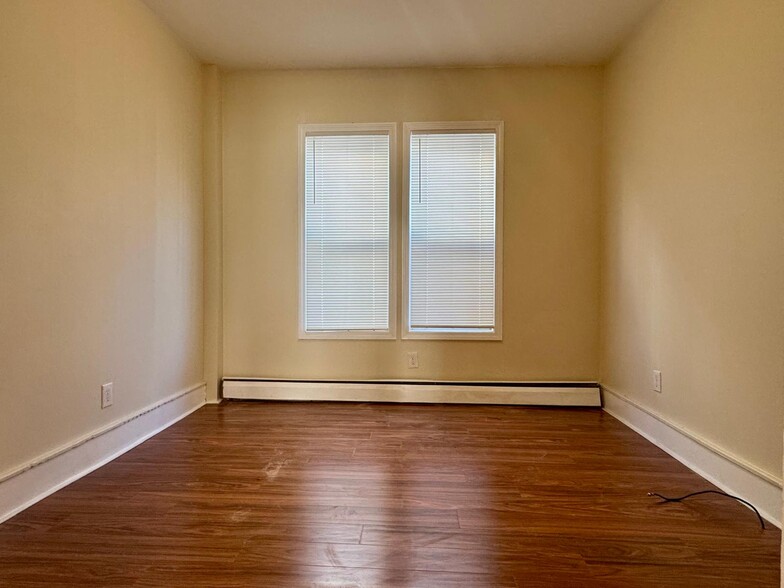 Building Photo - 98 Thetford Ave