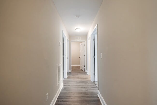 Building Photo - 830 Ducks Lndg