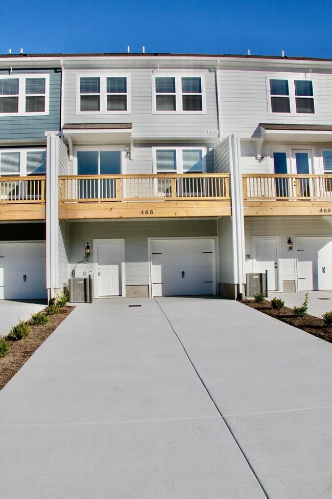 Building Photo - 466 Blair Rd