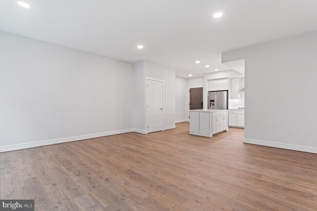 Building Photo - 635 Slaters Ln