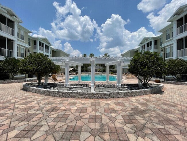Building Photo - 2 Bedroom - 1 Bathroom - Gardens of Bridge...