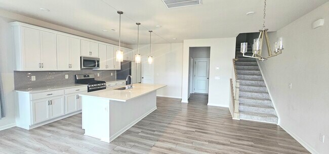 Building Photo - 904 Kinsey Aly