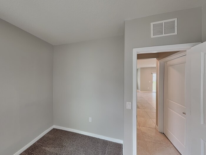 Building Photo - 837 Rivers Crossing St