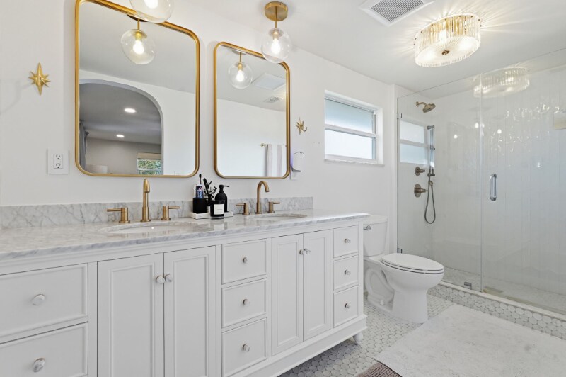 Building Photo - 5510 Venetian Blvd NE