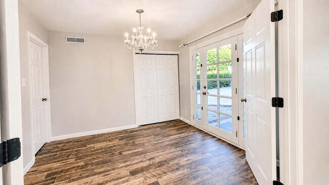 Building Photo - 2132 Forbes Ave