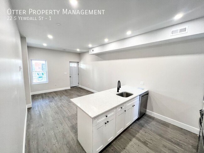 Building Photo - 22 S Yewdall St