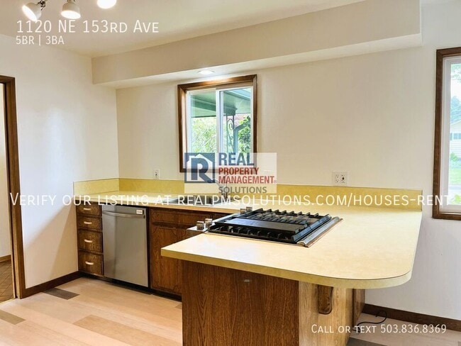 Building Photo - 1120 NE 153rd Ave