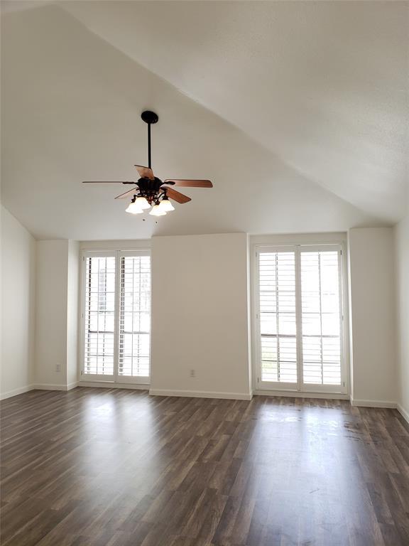Building Photo - 703 Meadow Creek Dr