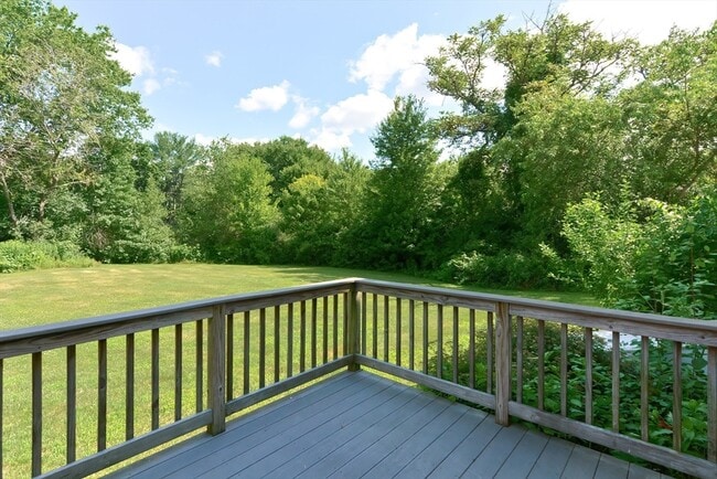 Building Photo - 118 Main St