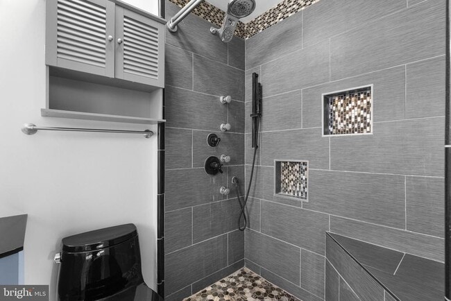 Building Photo - 15316 Pine Orchard Dr