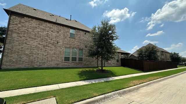Building Photo - 8533 Pine Valley Dr