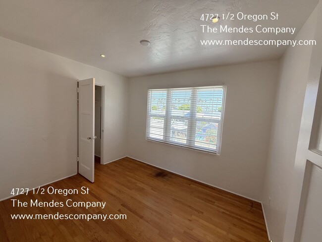 Building Photo - 4727 1/2 Oregon St.-