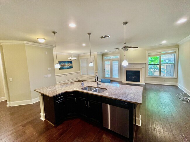 Building Photo - 10600 Arlington Point