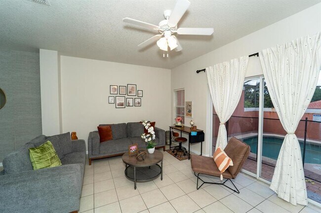 Building Photo - 8544 Bay Lilly Loop