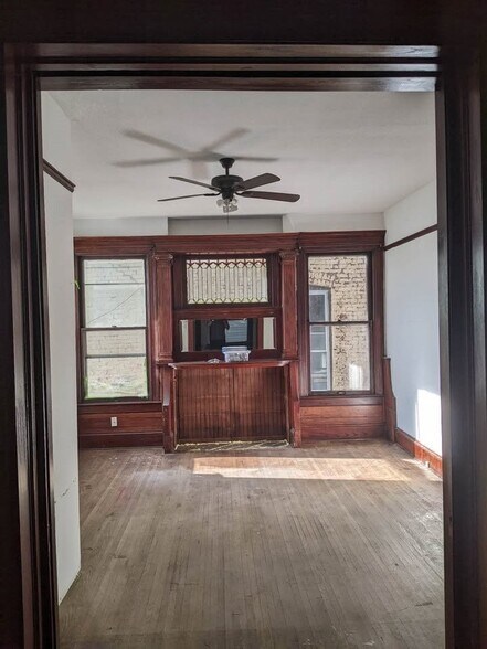 Building Photo - 520 N 7th St