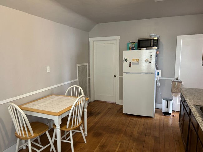 Kitchen - 935 S 700 E