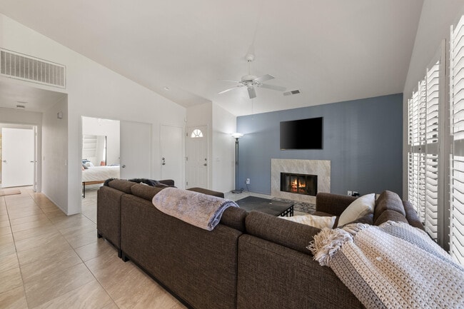 Building Photo - 42885 Scirocco Rd