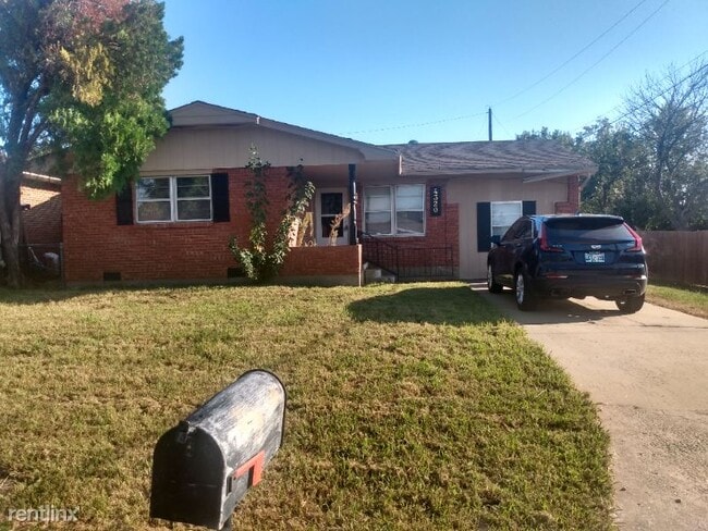 Building Photo - 3 br, 1 bath House - 4320 NW Pollard Ave
