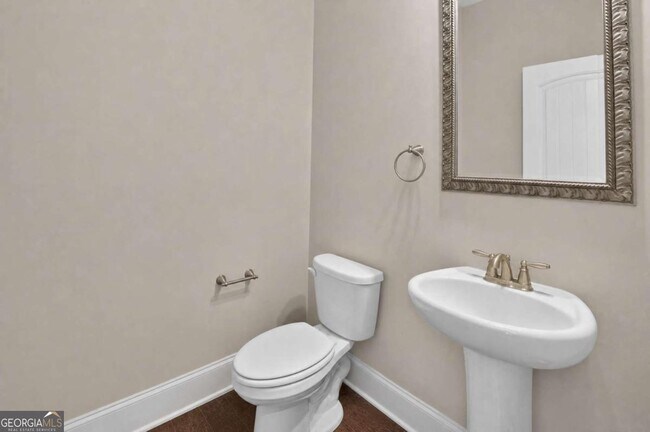 Building Photo - 205 Orchard Trail