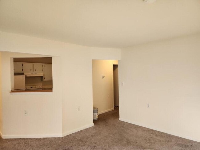 Building Photo - 27 Forbus St