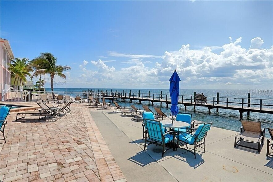 Building Photo - 5132 Beach Dr SE