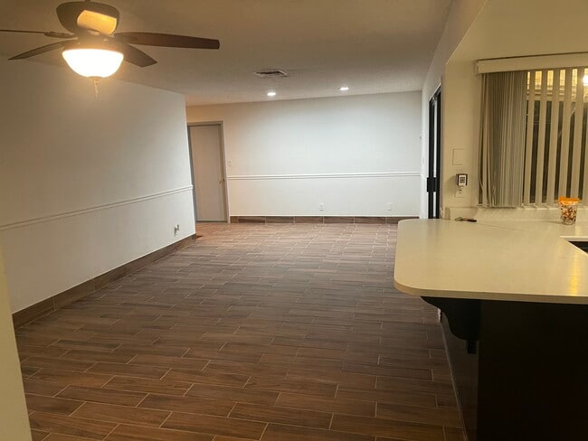 Building Photo - 3019 West Myrtle Ave