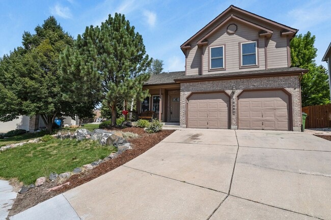 Building Photo - Stunning 5 Bedroom in School District 20