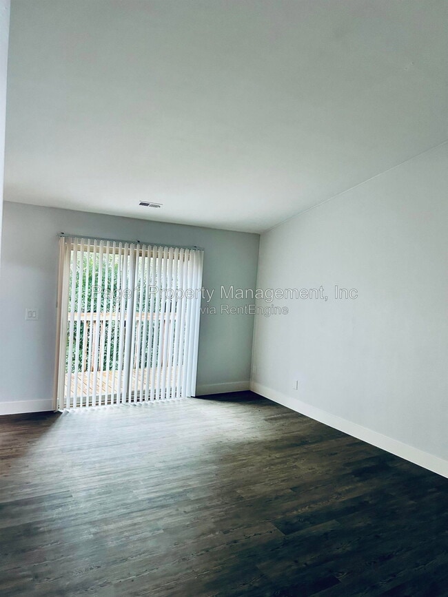 Building Photo - 3821 Sage Dr