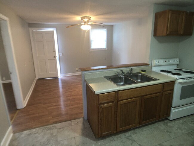 Building Photo - Hanahan Court