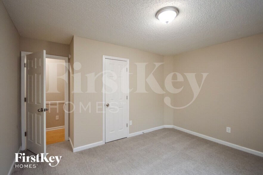 Building Photo - 1727 Boulder Cove