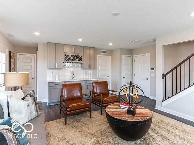 Building Photo - 7010 Sunstone Pl