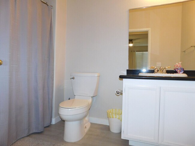 Building Photo - GORGEOUS FULLY FURNISHED 2 BEDROOM UNIT*GA...
