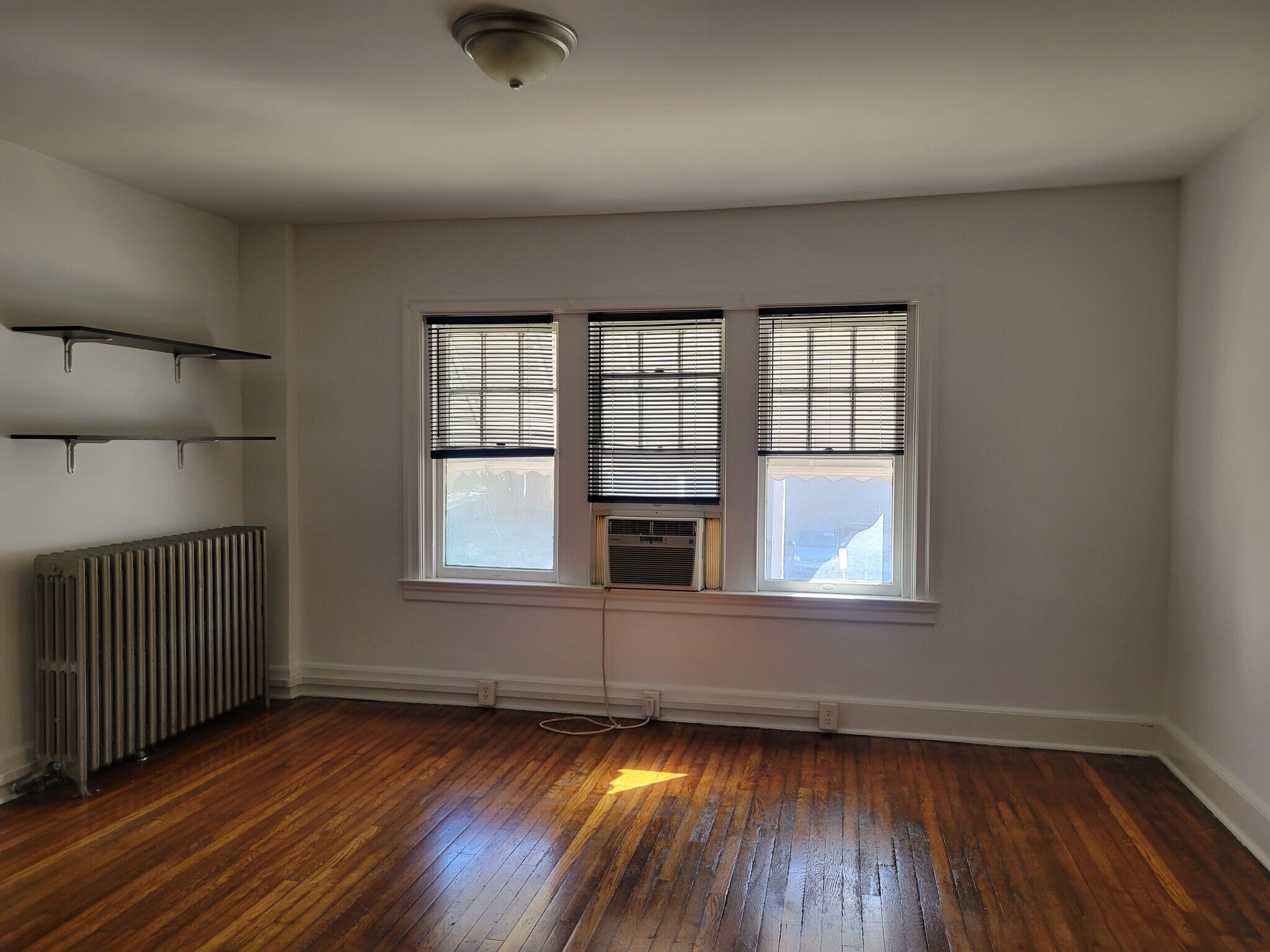 Building Photo - 2575 Perkiomen Ave