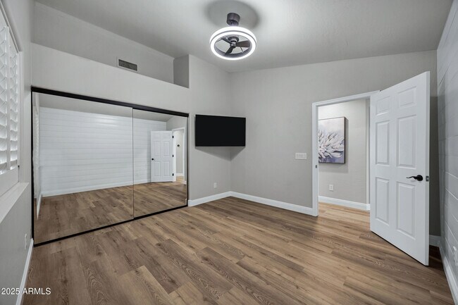 Building Photo - 13744 E Lupine Ave