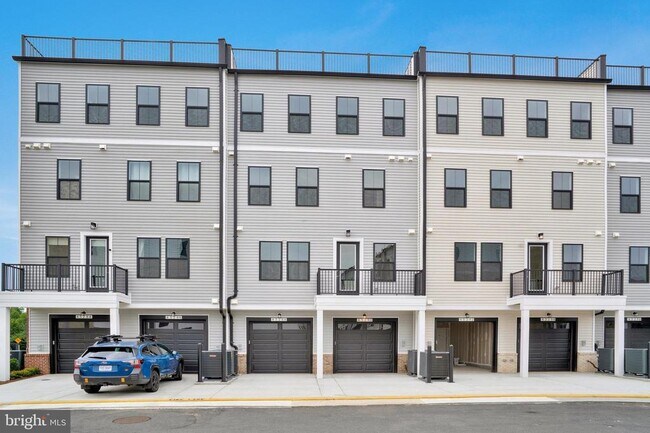 Building Photo - 43288 Farringdon Sq