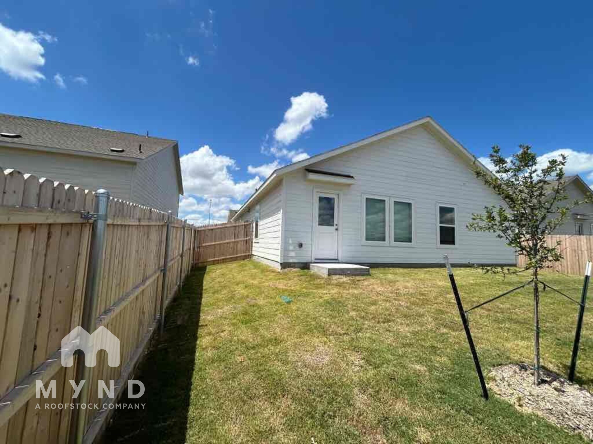 Building Photo - 2733 Mistwood Dr