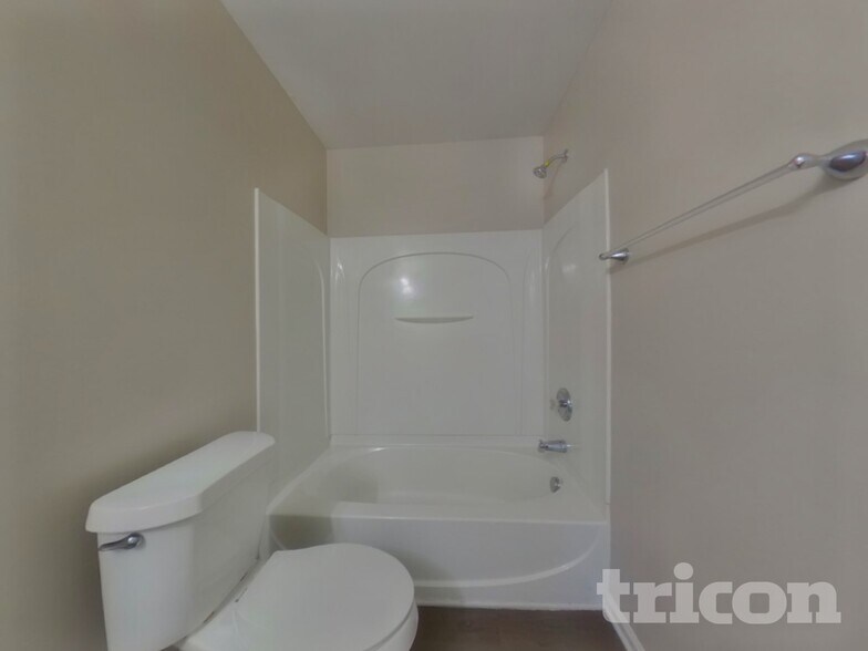 Building Photo - 1208 Ballina Way