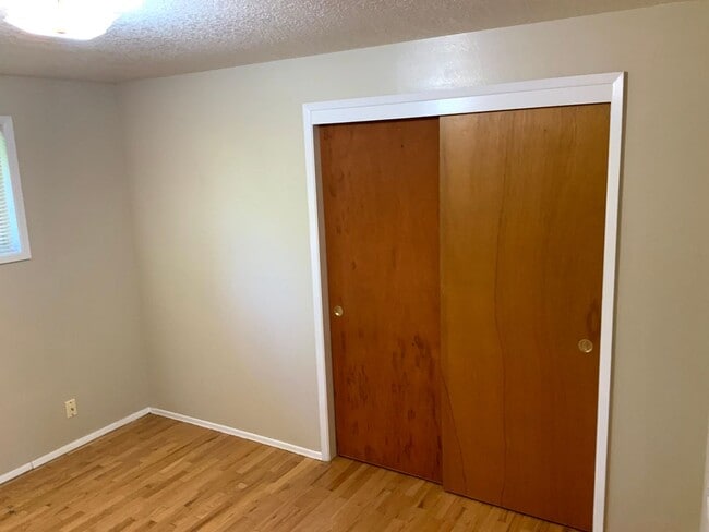 Building Photo - 2755 Kalmia St