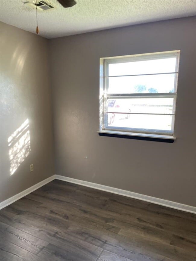 Building Photo - 4708 SE Sunnymeade