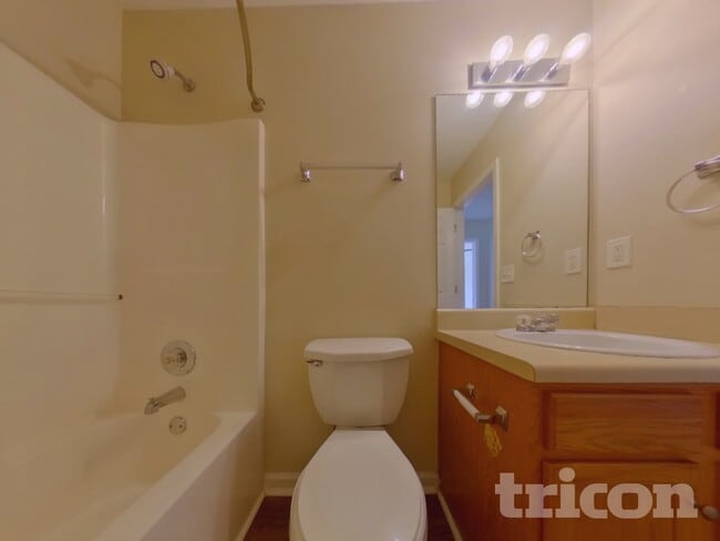 Building Photo - 20 Mattie Ln