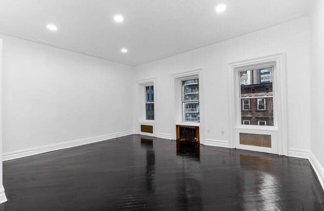 Primary Photo - 117 E 60th St