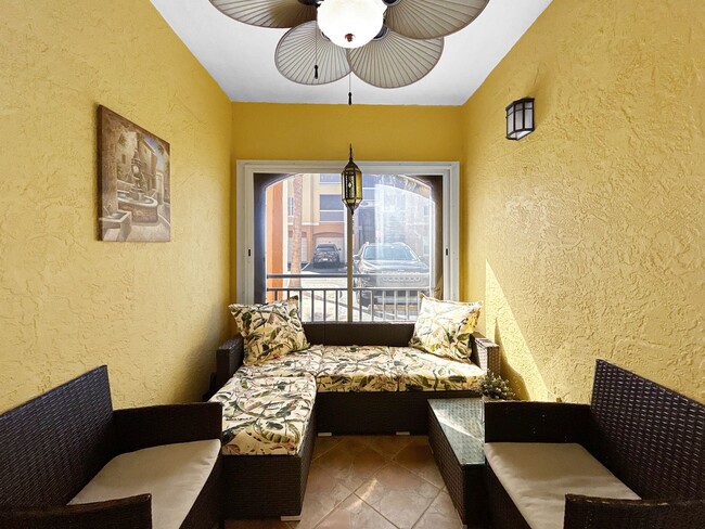 Building Photo - Amazing Furnished or Unfurnished 2-Bedroom Condo in Seminole – less than 2 miles from the Beach! ...